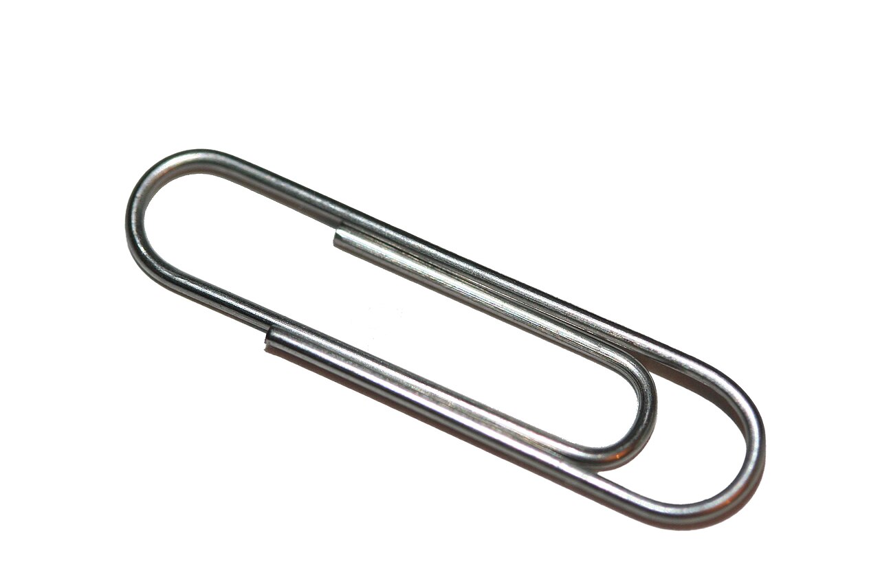 Metal paperclips are good conductors